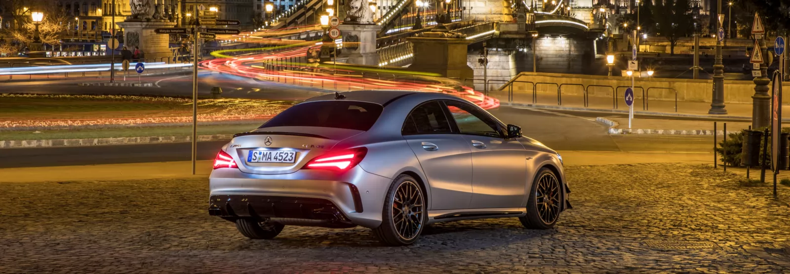 Lateral mercedes cla