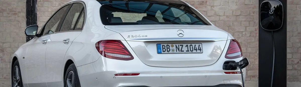 Mercedes E300 de Blanco