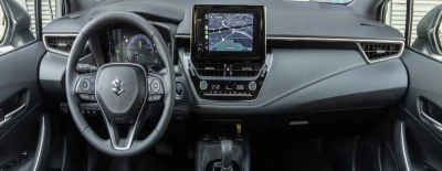 interior del Suzuki Swace