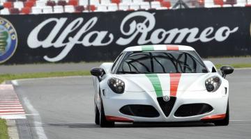 Alfa Romeo 4C blanco